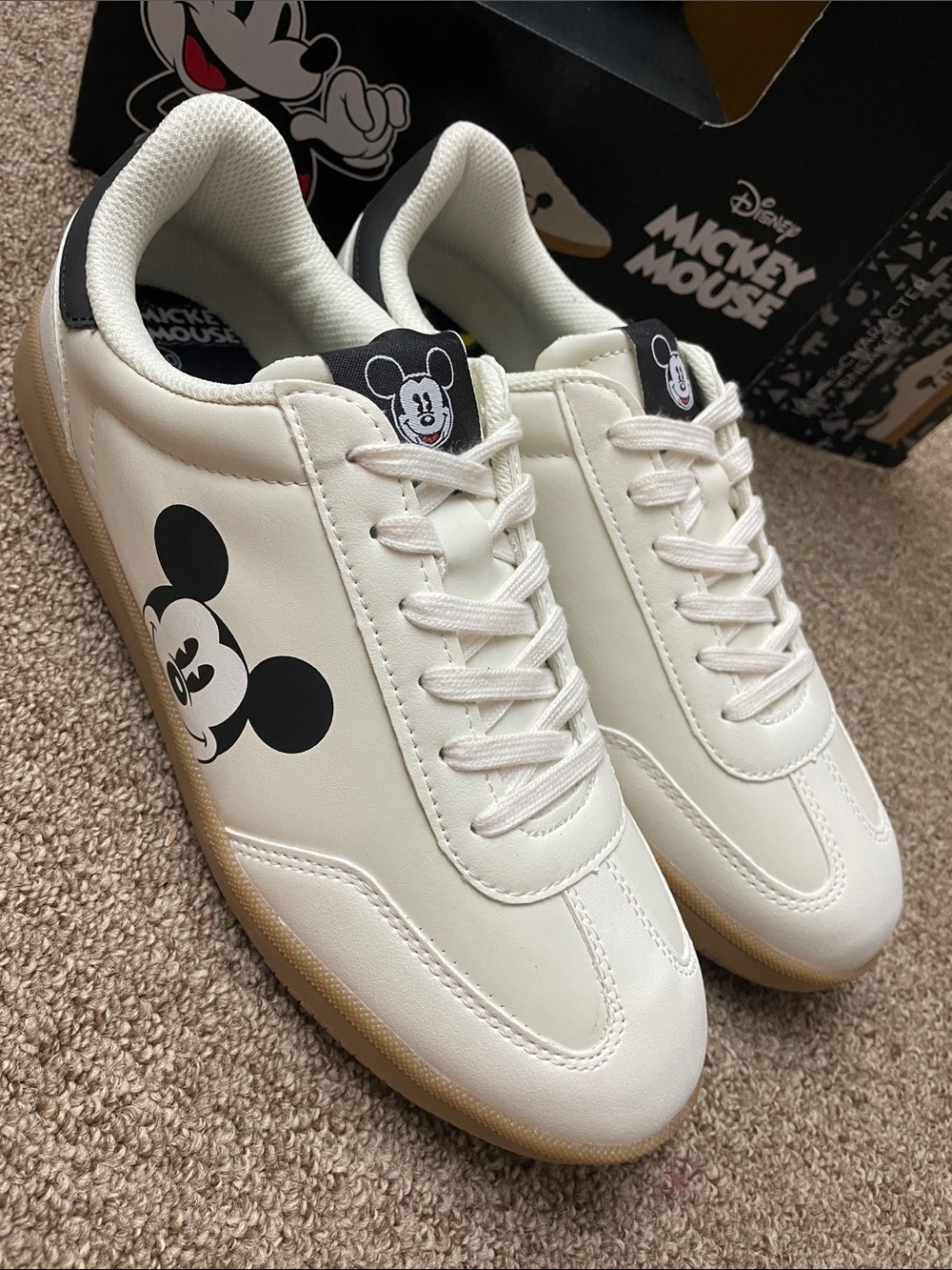 Disney Mickey Mouse Character Sneaker woman Size 10